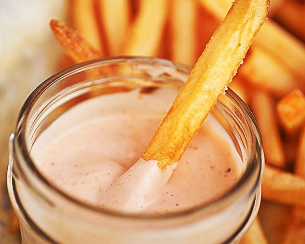 SAUCE ΓΙΑ BURGERS, ΚΟΤΟΠΟΥΛΟ ΚΑΙ ΤΗΓΑΝΙΤΕΣ ΠΑΤΑΤΕΣ