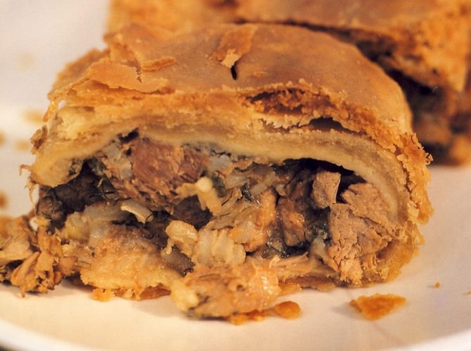 Κεφαλονίτικες κιμαδόπιτες με αβγά και μυρωδικά