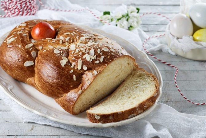 Πασχαλινό τσουρέκι